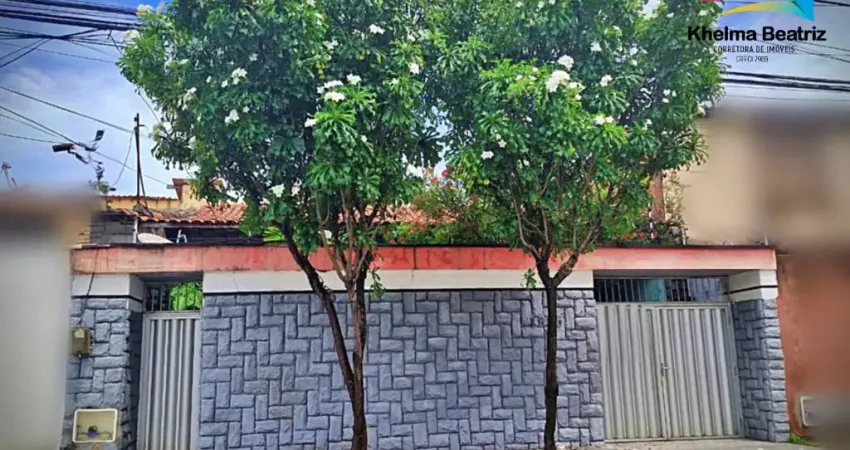 Vendo casa plana com 3 suítes, jardim e quintal na Parquelândia