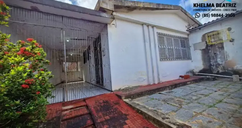 Vendo casa plana com 3 quartos, varanda e quintal + ponto comercial na melhor localização do São João do Tauape