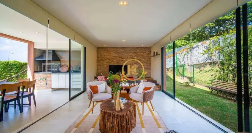 Casa com 3 Quartos(1 Suíte) à venda, 230 m² por R$ 1.498.000 - Condomínio Vale Verde - Cotia - SP