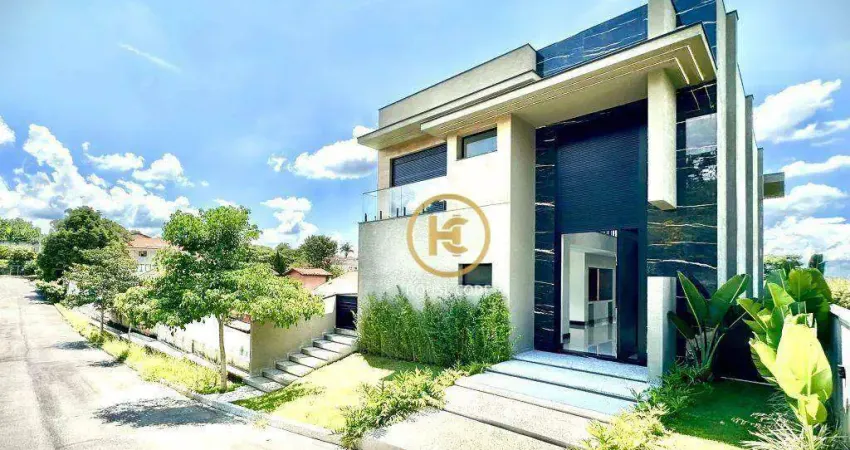 Casa Nova Moderna com elevador e piscina na Granja Viana