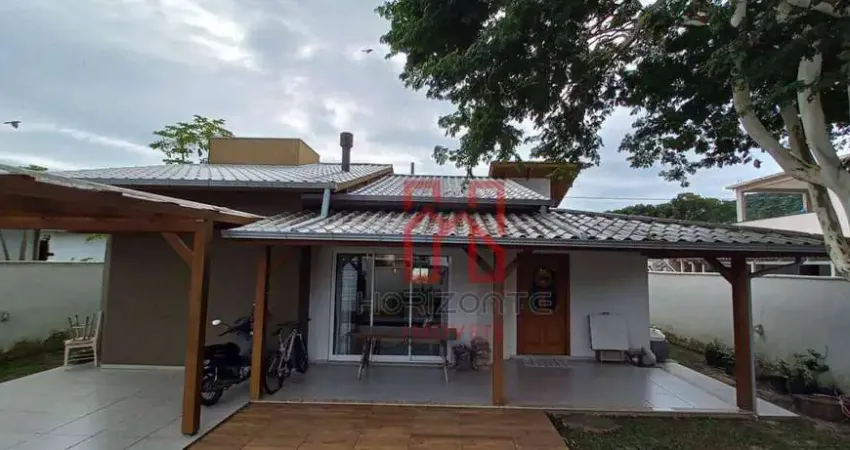 Casa com 3 dormitórios à venda, 134 m² por R$ 1.180.000 - Vargem Grande - Florianópolis/SC