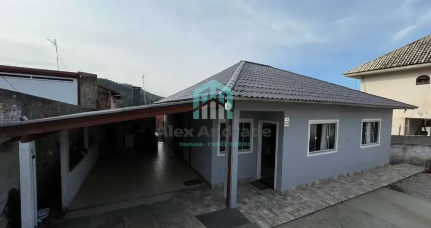Casa em Fundos  -  Biguaçu