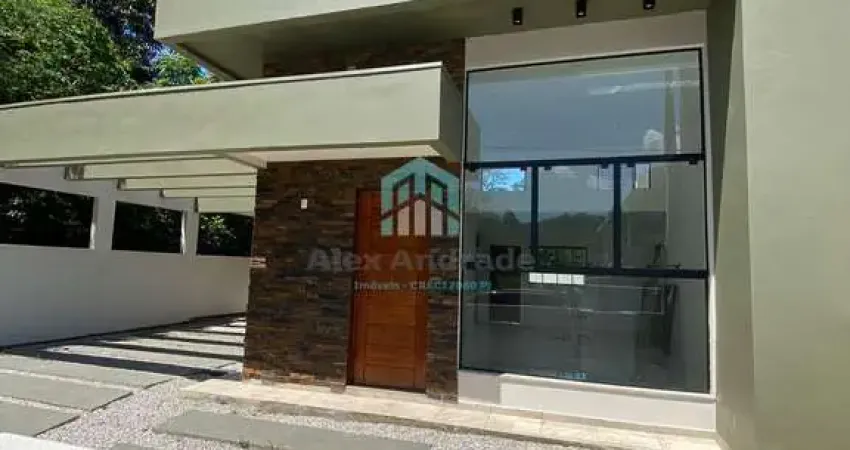 Casa à Venda em Forquilhas - 3 Dormitórios por R$750 mil