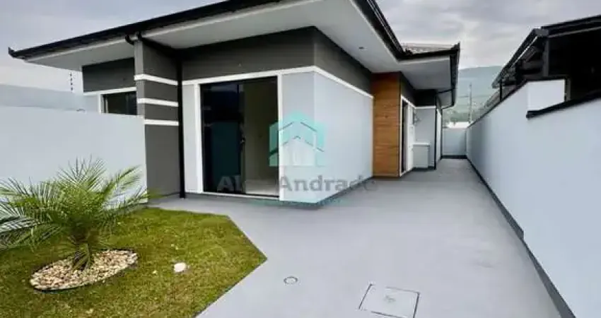 Casa Geminada em Forquilhas - 2 Dormitórios por R$380.000