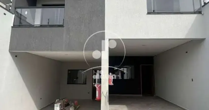 Vila Francisco Matarazzo. Sobrado com 105m2, 3 dormitórios, sendo 1 suíte, lavabo, 2 vagas de garagem.