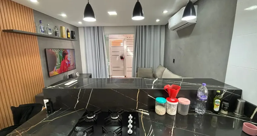 Excelente casa a venda  com piscina,  vila tupi - praia grande-lado praia