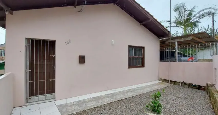 Excelente casa 2 dormitório(s) em estreito - florianópolis