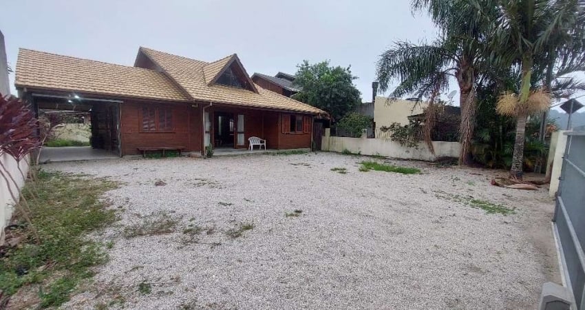 Excelente Casa 2 dormitório(s) em Praia de Fora - Palhoça