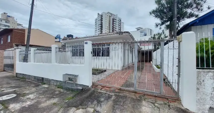Excelente Casa 4 dormitório(s) em Balneário - Florianópolis
