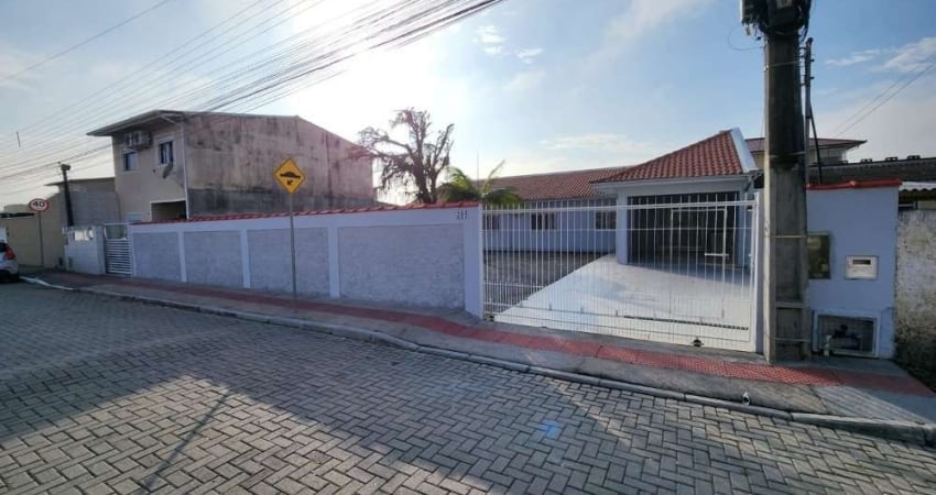 Casa com 3 quartos para alugar na Rua Arcanjo Cunha, 205, Nova Palhoça, Palhoça