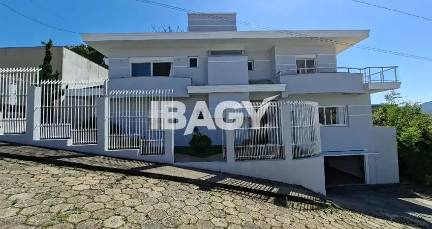 Excelente casa 3 dormitório(s) em coqueiros - florianópolis