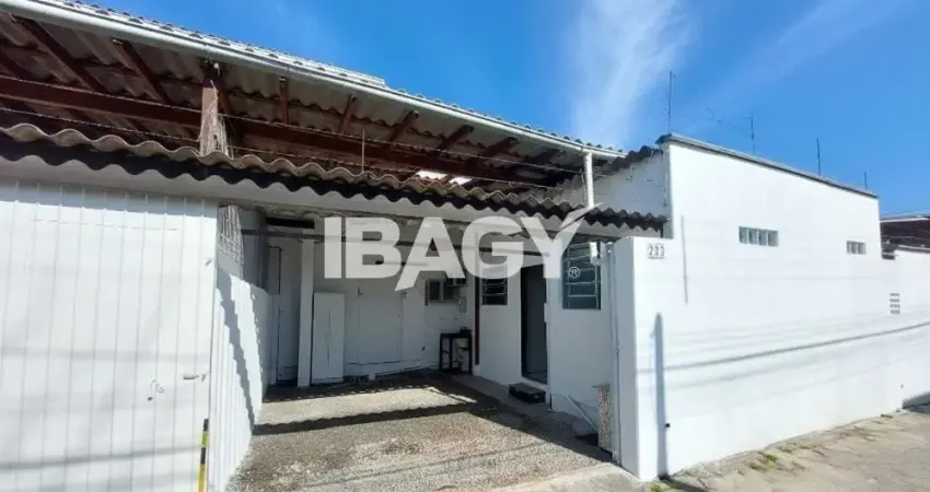 Excelente Apartamento 1 dormitório(s) em Ponte Do Imaruim - Palhoça