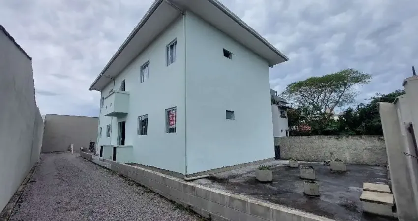 Excelente Apartamento 2 dormitório(s) em Carianos - Florianópolis