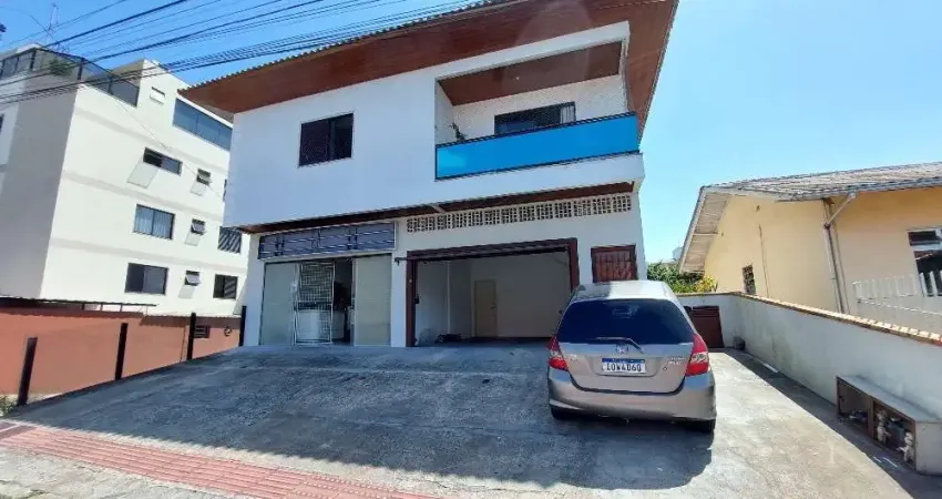 Excelente Casa 3 dormitório(s) em Capoeiras - Florianópolis
