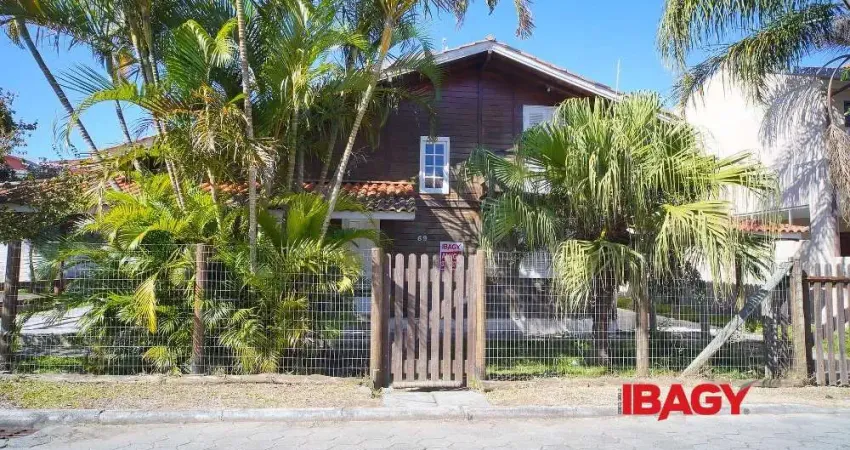 Excelente Casa 3 dormitório(s) em Ingleses do Rio Vermelho - Florianópolis