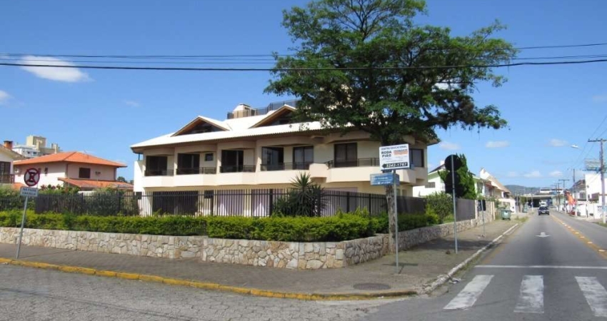 Casa comercial para alugar na Rua Coronel Bernardino Machado, 372, Centro, Palhoça