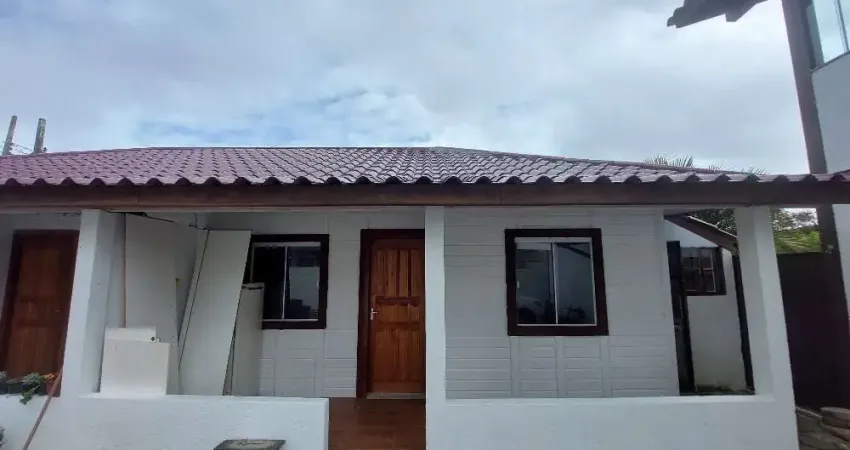 Excelente Casa 2 dormitório(s) em Barra da Lagoa - Florianópolis