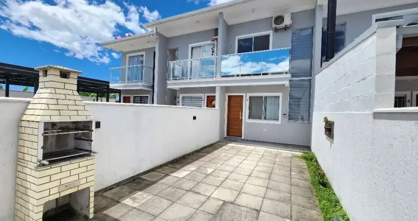 Casa com 2 quartos para alugar na Lidia Maria da Silva Lima, 178, Nova Palhoça, Palhoça