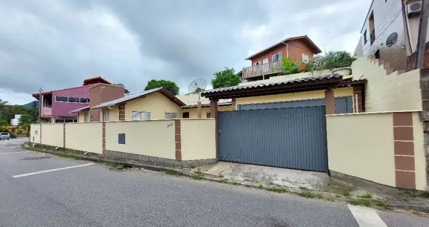 Excelente casa 3 dormitório(s) em rio tavares - florianópolis