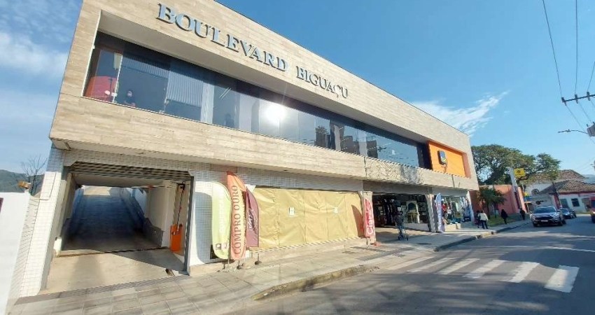 Ponto comercial para alugar na Rua Coronel Teixeira Oliveira, 162, Centro, Biguaçu