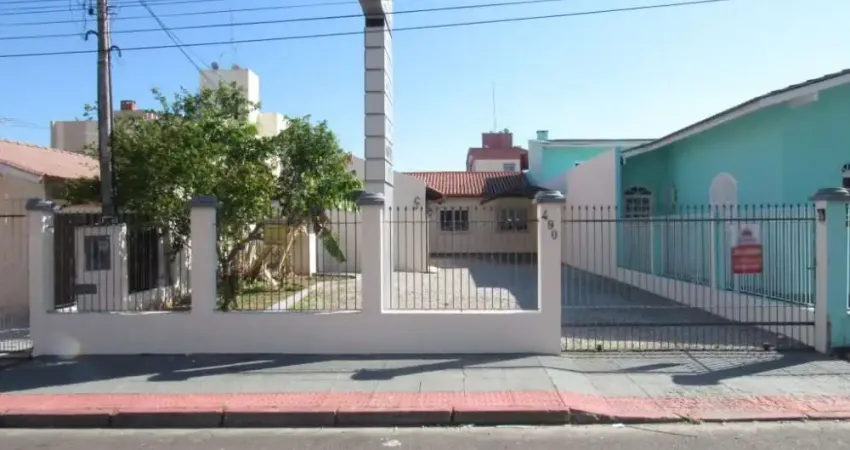 Casa comercial para alugar na Rua Hermes Zapelini, 490, Barreiros, São José