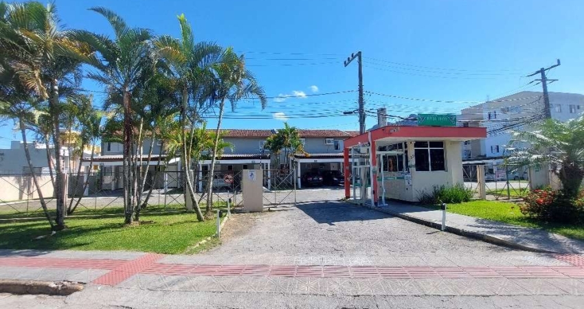 Casa em condomínio fechado com 2 quartos para alugar na Rua Mathias Schell, 22, Sertão do Maruim, São José