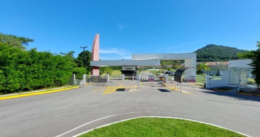 Casa em condomínio fechado com 3 quartos para alugar na Avenida Paulo Roberto Vidal, 1455, Bela Vista, Palhoça