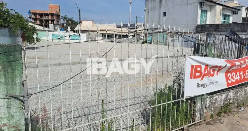 Terreno comercial para alugar na Avenida Bom Jesus de Nazaré, 662, Aririu, Palhoça