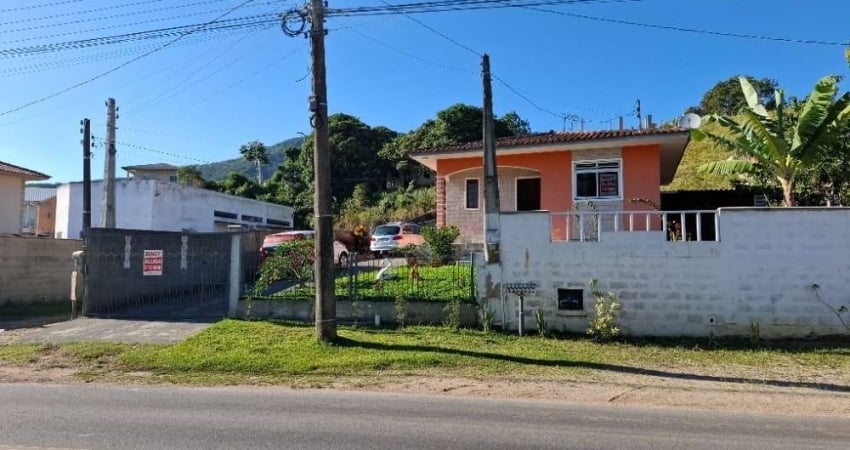Excelente Casa 3 dormitório(s) em Areias do Meio - Governador Celso Ramos