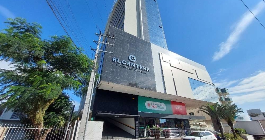 Sala comercial para alugar na Rua Coronel Teixeira De Oliveira, 366, Centro, Biguaçu
