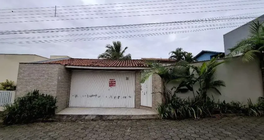 Excelente Casa 3 dormitório(s) em Morro das Pedras - Florianópolis