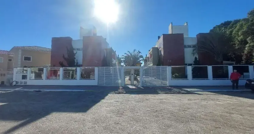 Casa em condomínio fechado com 3 quartos para alugar na Rua Grumixama, 201, Campeche, Florianópolis
