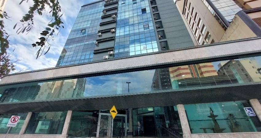 Oportunidade! Salas/Conjuntos em Centro - Florianópolis