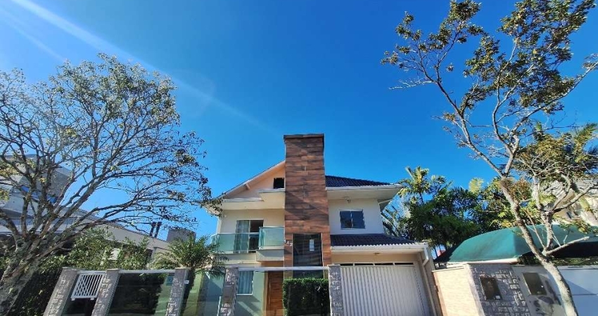 Excelente Casa 5 dormitório(s) em Pedra Branca - Palhoça