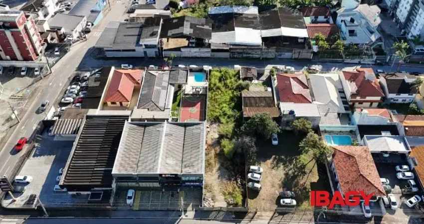 Terreno comercial para alugar na Rua João Amaral Rios, Praia Comprida, São José