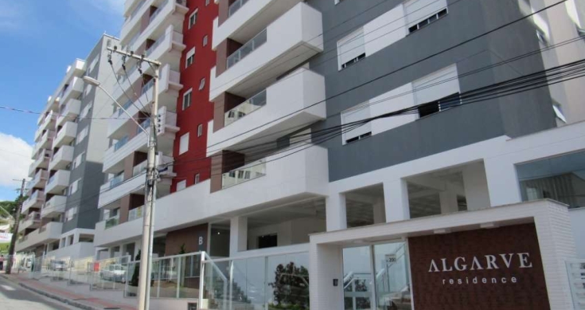 Apartamento com 3 quartos para alugar na Rua Felipe Domingos Petry, 277, Praia Comprida, São José