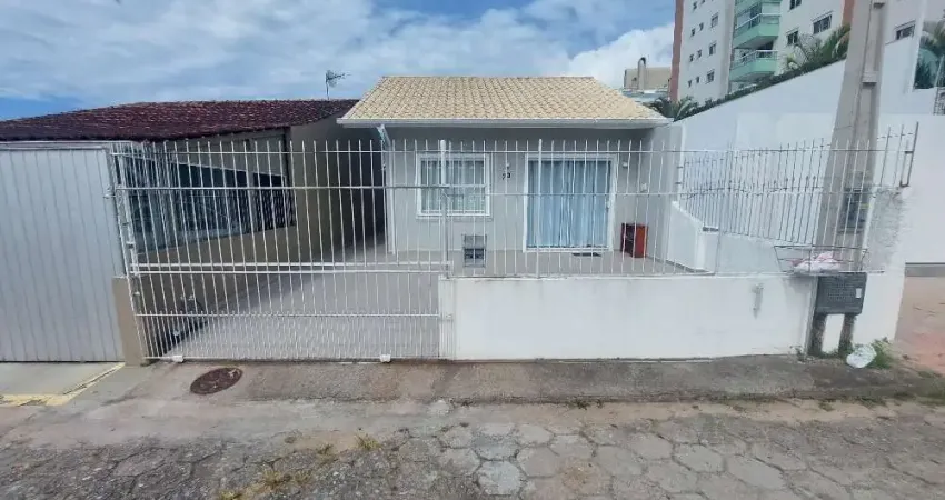 Excelente Casa 1 dormitório(s) em Trindade - Florianópolis