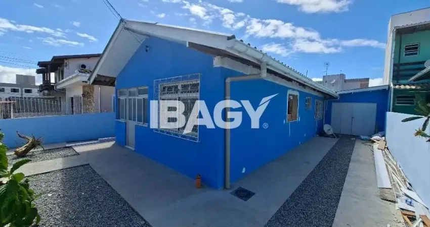 Casa com 3 quartos para alugar na Rua Agronômica, 41, Bela Vista, São José