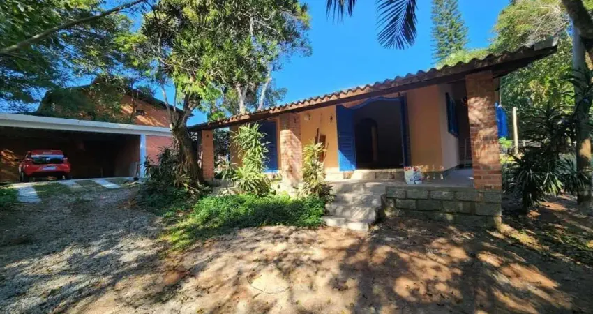 Casa com 3 quartos para alugar na Rua Vereador Osni Ortiga, 3019, Lagoa da Conceição, Florianópolis