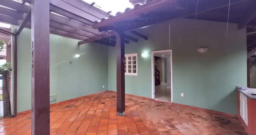 Excelente Casa 3 dormitório(s) em Rio Tavares - Florianópolis