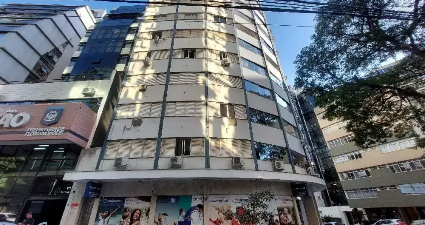 Casa com 3 quartos para alugar na Avenida Prefeito Osmar Cunha, 178, Centro, Florianópolis