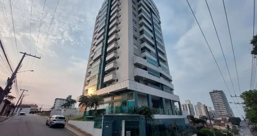 Apartamento com 3 quartos para alugar na Rua Santo Antônio, 761, Barreiros, São José