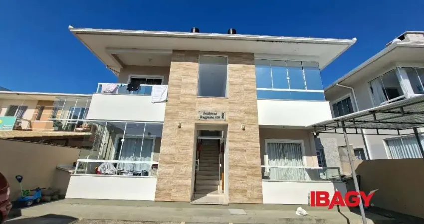 Apartamento com 2 quartos para alugar na Rua Sargento Aldo Genésio Martins, 247, Nova Palhoça, Palhoça