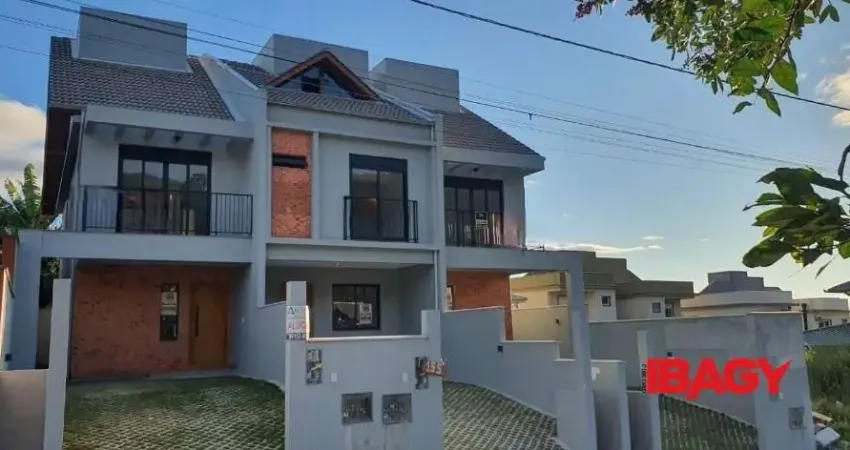 Excelente Casa 3 dormitório(s) em Campeche - Florianópolis
