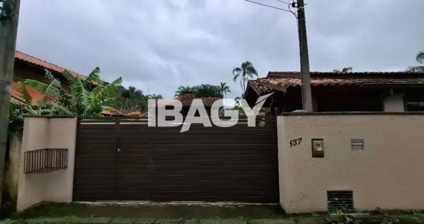 Excelente casa 3 dormitório(s) em morro das pedras - florianópolis