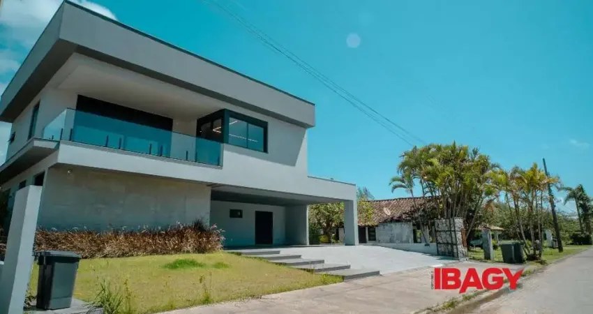 Excelente casa 3 dormitório(s) em ponta das canas - florianópolis