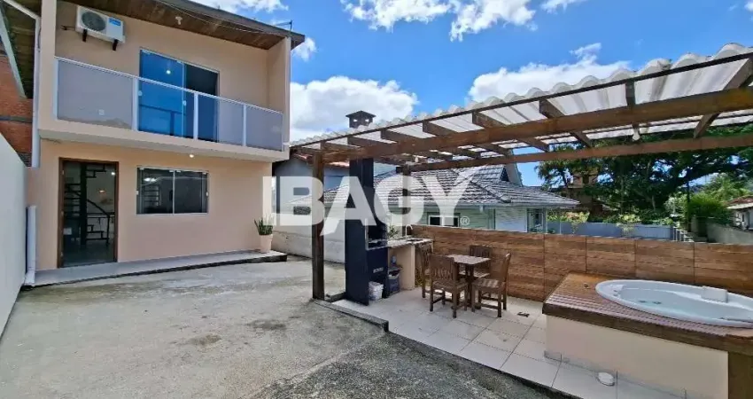 Excelente casa 2 dormitório(s) em armação do pântano do sul - florianópolis