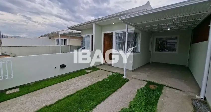 Casa com 2 quartos para alugar na Álamos, 91, Caminho Novo, Palhoça