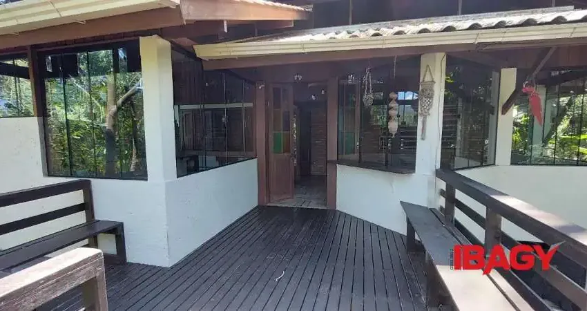 Excelente casa 4 dormitório(s) em lagoa da conceição - florianópolis