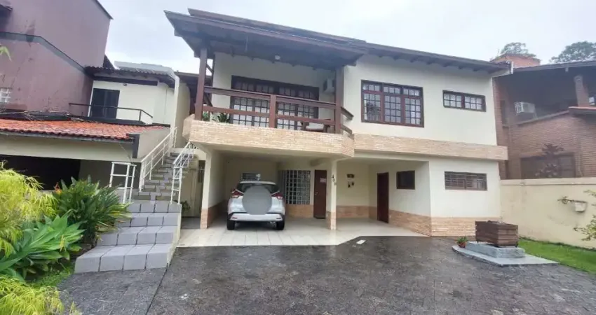 Excelente casa 5 dormitório(s) em joão paulo - florianópolis